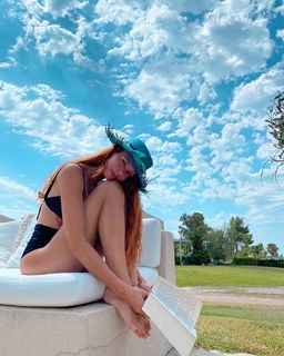 Evelyn Kazantzoglou feet photo 3