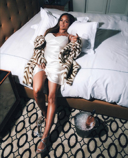 Evelyn Lozada feet photo thumbnail