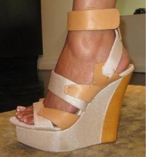 Evelyn Lozada feet photo thumbnail