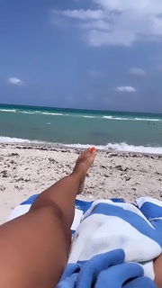 Evelyn Lozada feet photo thumbnail
