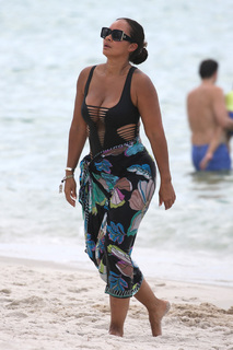 Evelyn Lozada feet photo thumbnail