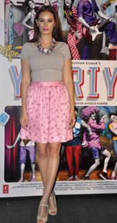 Evelyn Sharma feet photo 8
