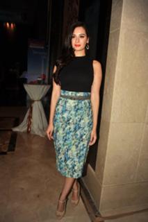 Evelyn Sharma feet photo 16