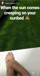 Evelyn Sharma feet photo 6
