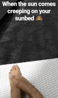 Evelyn Sharma feet photo 5