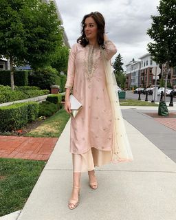 Evelyn Sharma feet photo 2