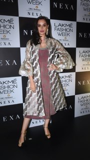 Evelyn Sharma feet photo 12