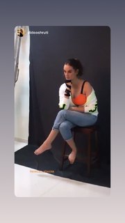Evelyn Sharma feet photo 4
