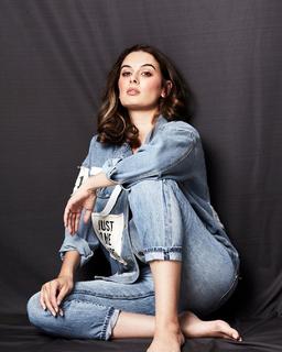 Evelyn Sharma feet photo 17