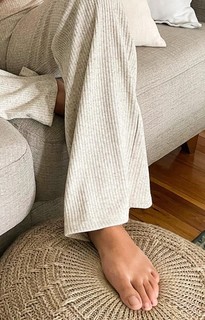 Evelyn Sharma feet photo 12