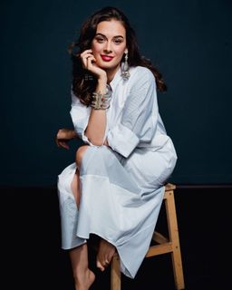 Evelyn Sharma feet photo 5