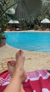 Evelyn Taft feet photo 2