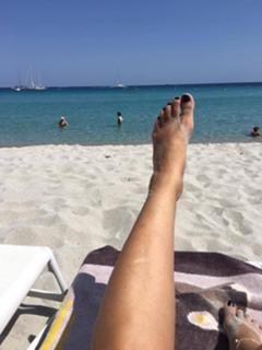 Evelyne Thomas feet photo 8