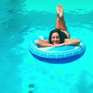 Evgenia Samara feet photo thumbnail