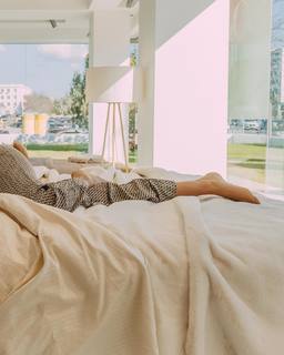 Evgenia Samara feet photo thumbnail