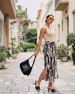 Evgenia Samara feet photo thumbnail