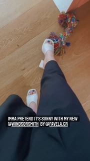 Evi Daelli feet photo 1