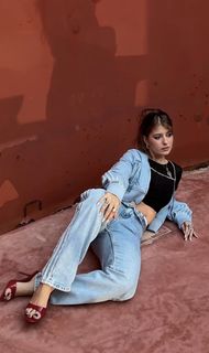 Evi Daelli feet photo 3