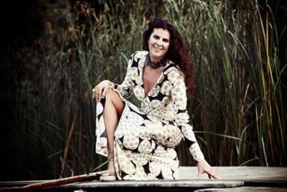 Evrim Solmaz feet photo 12