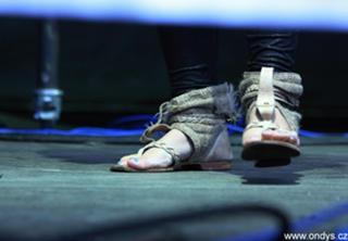 Ewa Farna feet photo thumbnail