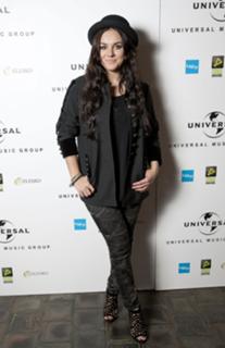 Ewa Farna feet photo thumbnail