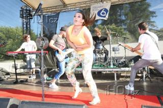 Ewa Farna feet photo thumbnail