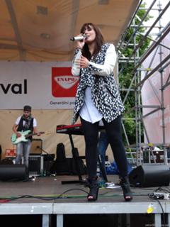Ewa Farna feet photo thumbnail