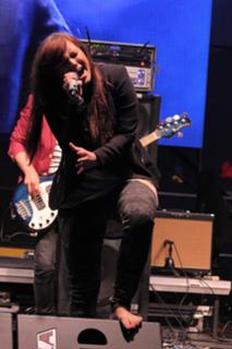 Ewa Farna feet photo thumbnail