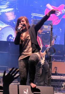 Ewa Farna feet photo thumbnail