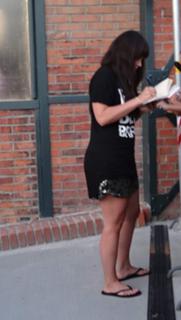 Ewa Farna feet photo thumbnail