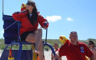 Ewa Farna feet photo thumbnail