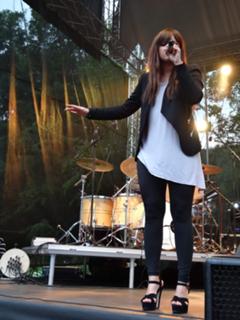 Ewa Farna feet photo thumbnail