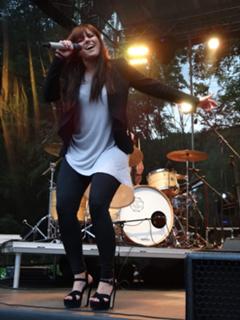 Ewa Farna feet photo thumbnail