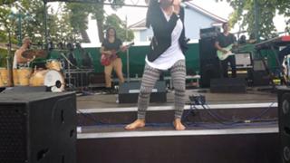 Ewa Farna feet photo thumbnail