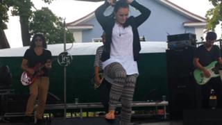 Ewa Farna feet photo thumbnail
