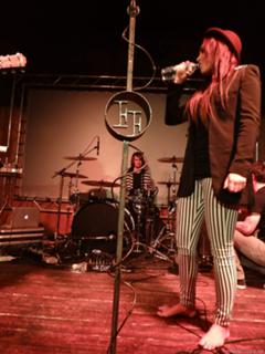 Ewa Farna feet photo thumbnail