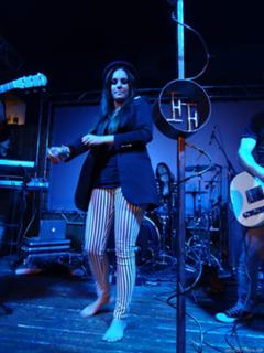 Ewa Farna feet photo thumbnail