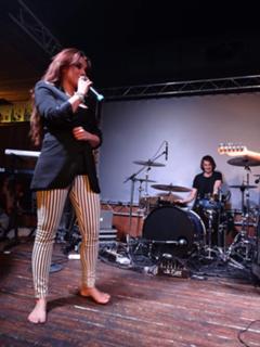 Ewa Farna feet photo thumbnail
