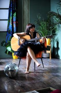 Ewa Farna feet photo thumbnail