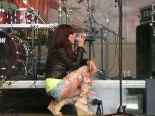 Ewa Farna feet photo thumbnail