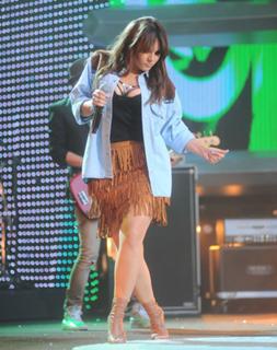 Ewa Farna feet photo thumbnail