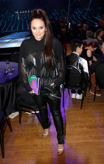Ewa Farna feet photo thumbnail