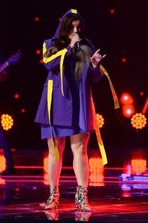 Ewa Farna feet photo thumbnail
