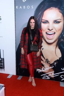 Ewa Farna feet photo thumbnail