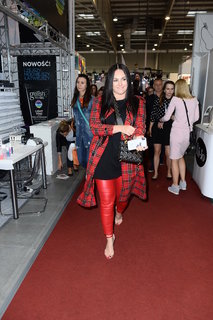 Ewa Farna feet photo thumbnail