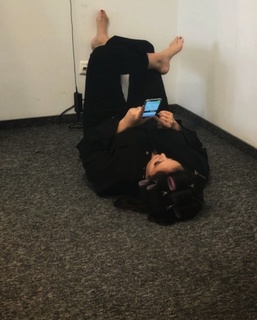 Ewa Farna feet photo thumbnail