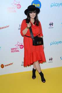 Ewa Farna feet photo thumbnail