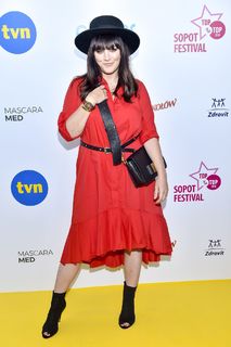 Ewa Farna feet photo thumbnail