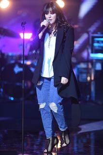 Ewa Farna feet photo thumbnail