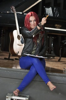 Ewa Farna feet photo thumbnail